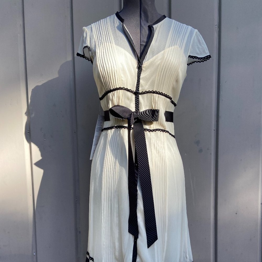 Kay Unger Cap Sleeve Dress